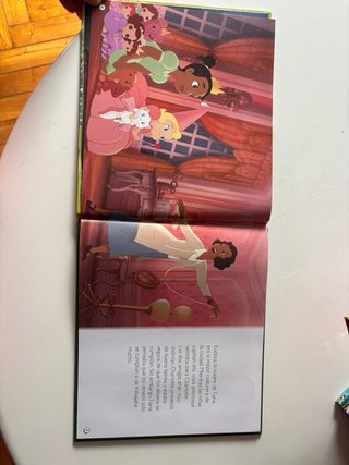 Libro + DVD Tiana y el Sapo Disney Español