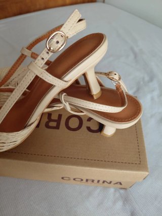 Zapatos beige rafia Talla 36