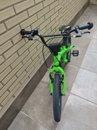 Bicicleta infantil verde 5-8 años