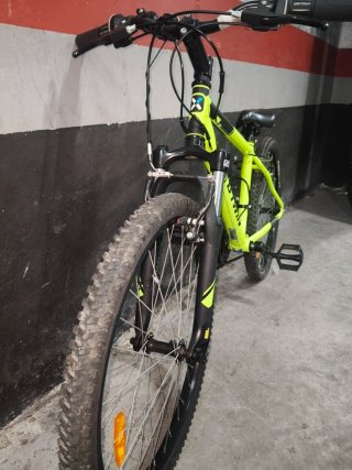 Bicicleta infantil Btwin color verde