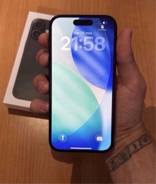 iPhone 16 Negro