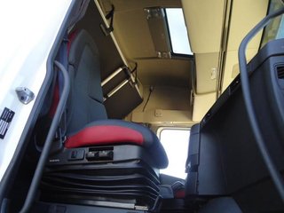Volvo FM 11 410-CAMIONES FURGONES