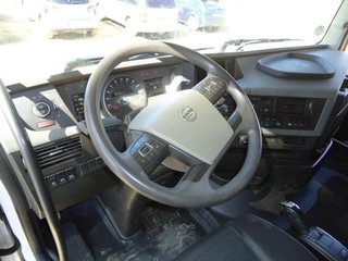 Volvo FM 11 410-CAMIONES FURGONES