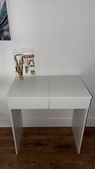 Tocador Ikea Blanco y Rojo
