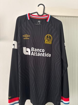 Camiseta Umbro Olimpia Negra Manga Larga