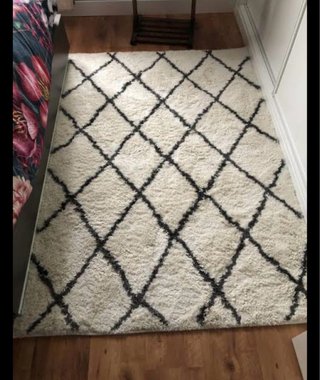 Alfombra estilo bereber beige y negra