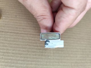 Anillo plateado con piedra rectangular
