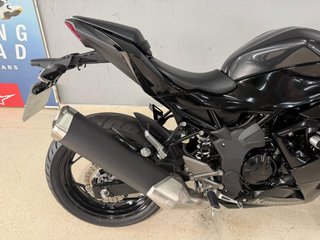 Kawasaki Ninja 125 Negra