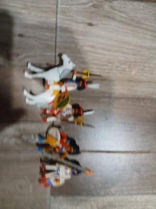 Lote 4 indios y caballo Playmobil Todos 12€