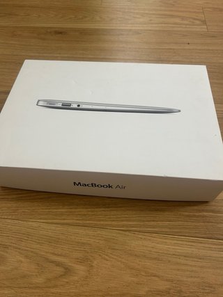 MacBook Air 13” i5 4GB RAM 128GB SSD