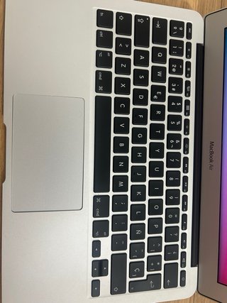 MacBook Air 13” i5 4GB RAM 128GB SSD