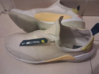 Zapatillas Nike Joyride Blancas y Amarillas