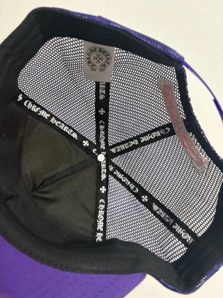 Gorra Trucker Chrome Hearts Morada y Blanca