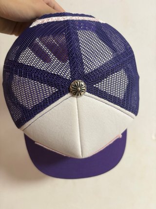 Gorra Trucker Chrome Hearts Morada y Blanca