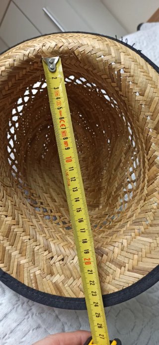 Sombrero de paja tejido