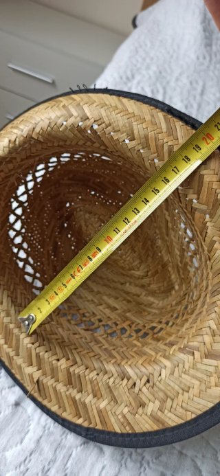 Sombrero de paja tejido