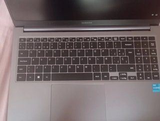 SAMSUNG GALAXY BOOK 4