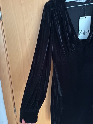 Vestido fiesta Zara negro terciopelo