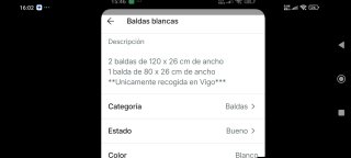 Baldas blancas de madera.