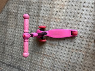 Patinete infantil rosa 3 ruedas