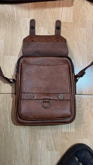 Bolso de piel marrón