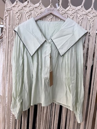 Blusa Wallis verde cuello Peter Pan