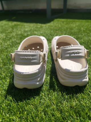 Zapatillas Crocs Beige/Blanco