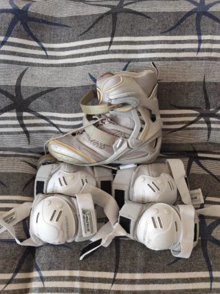 Patines en línea Rollerblade con protecciones