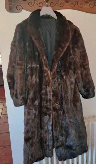 Abrigo de piel auténtica marrón