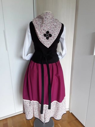 Traje Neska-Baserritarra "145 euros "
