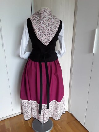 Traje Neska-Baserritarra "145 euros "
