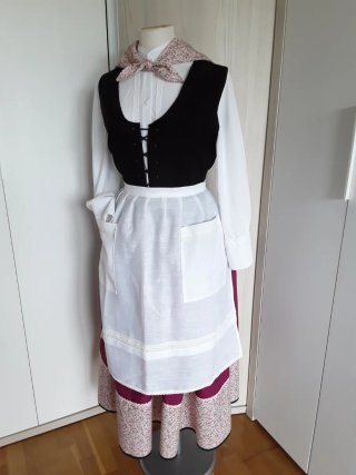 Traje Neska-Baserritarra "145 euros "