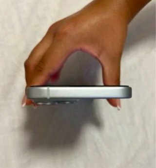 iPhone 15 256GB; Batería 90%; Con garantía.