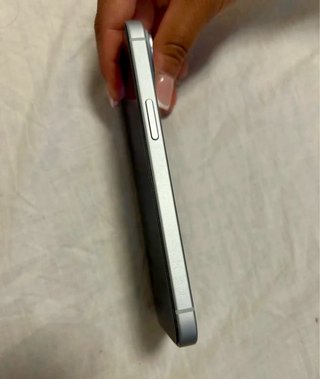 iPhone 15 256GB; Batería 90%; Con garantía.