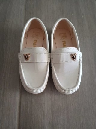 Traje niño 3 piezas y zapatos.