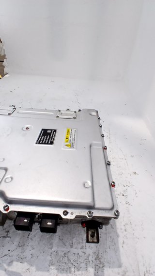 CONVERTIDOR/INVERSOR DE CORRIENTE BYD SEAL 981250