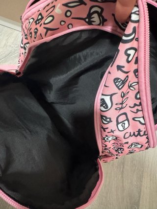 Mochila escolar rosa con estampado