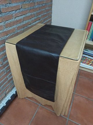 Caminos de mesa de cuero marrones