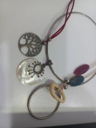 Collares árbol de la vida y conchas
