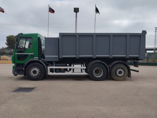 Volvo FE 320-CAMIONES BASULANTES