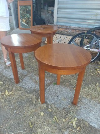 Mesita redonda de madera maciza