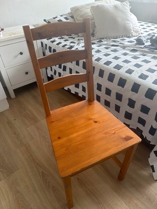 Mesa comedor madera + 3 sillas