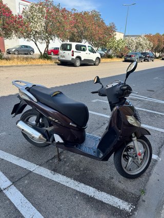 Honda SH 125i Scooter Marrón
