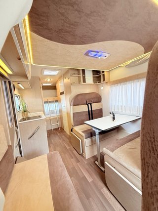Autocaravana 6 plazas 2019/60000km/garaje