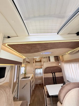 Autocaravana 6 plazas 2019/60000km/garaje