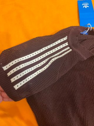 Camiseta de punto Adidas marrón