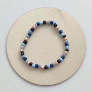 Pulsera de cuentas de colores