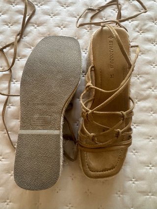 Sandalias cuña esparto Stradivarius Talla 37