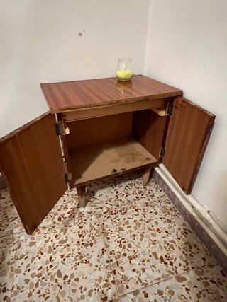 2 mesitas de noche antiguas de madera