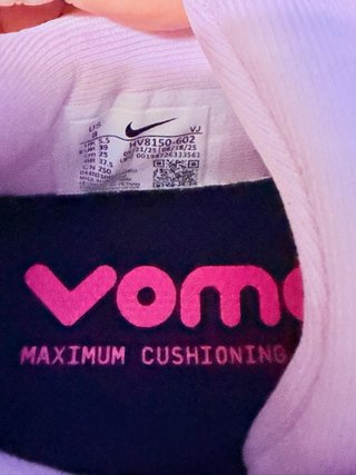 Nike Vomero Plus Hyper Pink Talla 39 running rosa